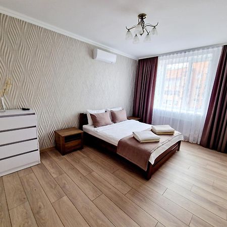 Apartament On Chornovola, 40 Жк "Варварівка" Lutsʼk المظهر الخارجي الصورة